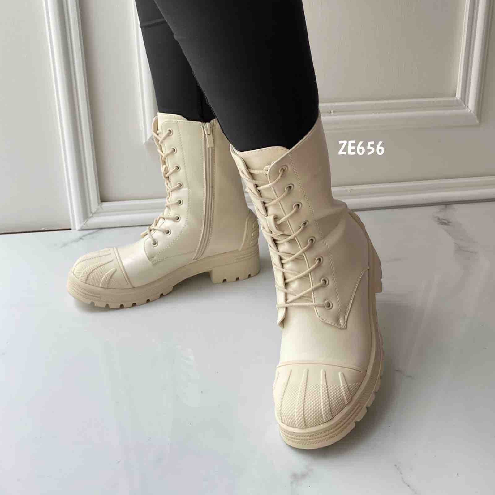Botin beige suela 4cM CM9051